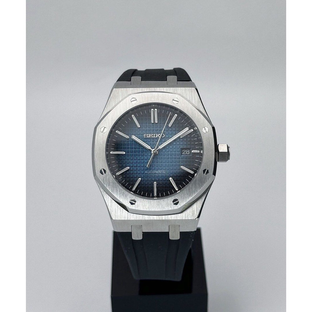 Custom Seiko Mod • Blue Black Fade AP w/ Rubber Strap • 42mm